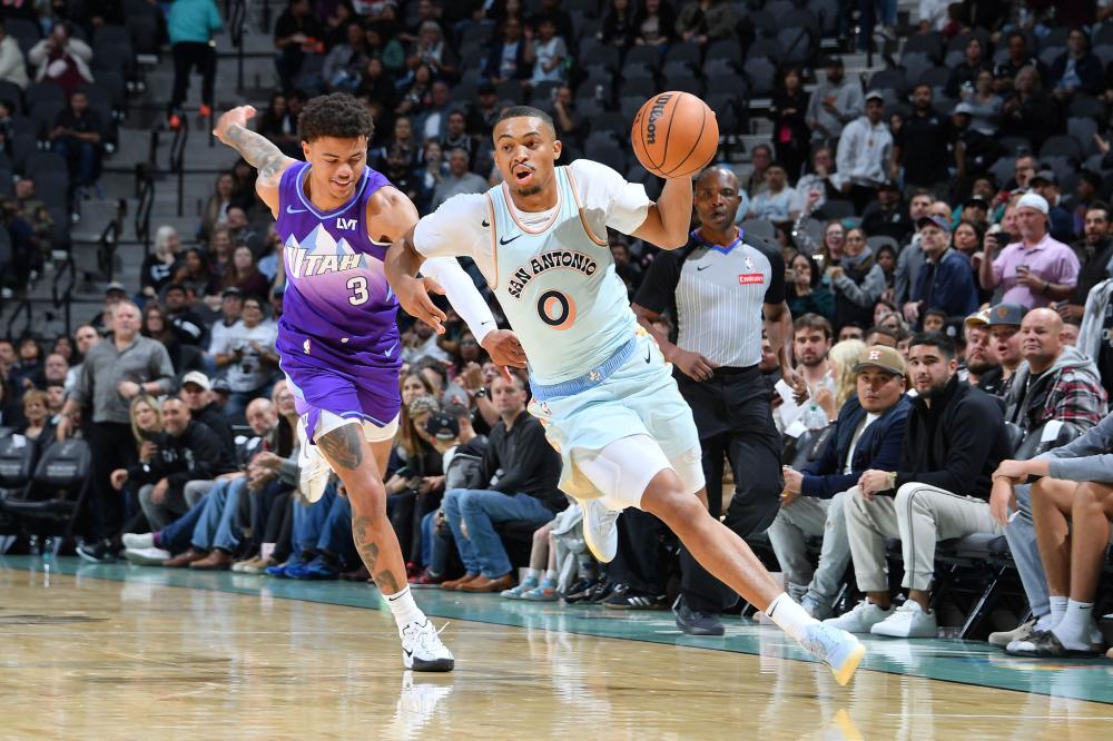 少人继续坚 少人继续坚